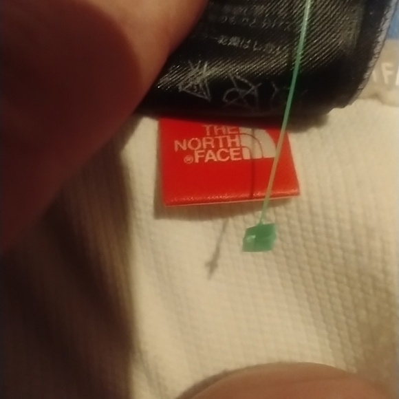 Light weight jacket by North face - Picture 4 of 7